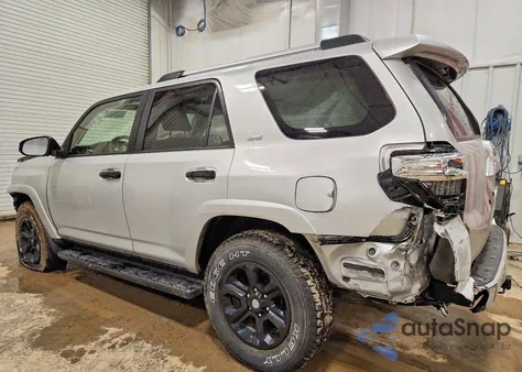 2020 Toyota 4Runner Sr5/Sr5 Premium z USA, uszkodzony, nr VIN JTEBU5JR7L5781951